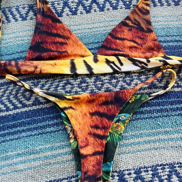 Lali and Layla suit - Picture 2 of 2